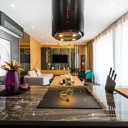 Апартаменты Skywalker Oasis *